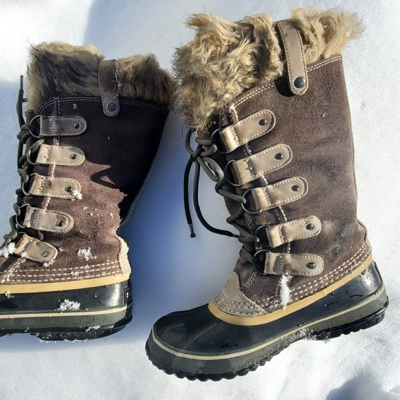 Lace up Sorel Winter Boots with removable lining - Picture 3 of 11